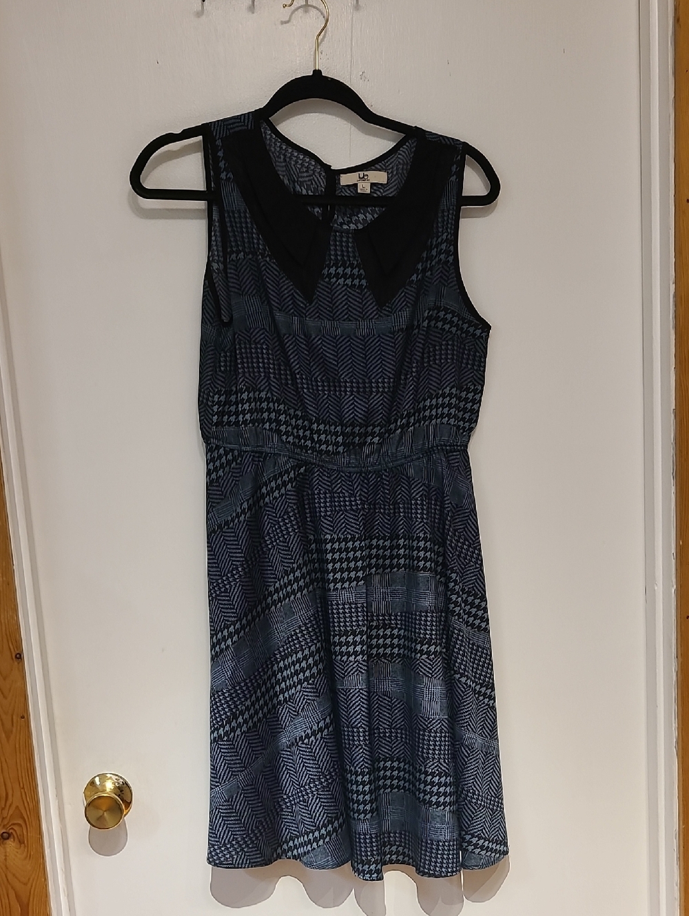 GBG Los Angeles Navy Patterned Sleeveless Dress with Black Collar